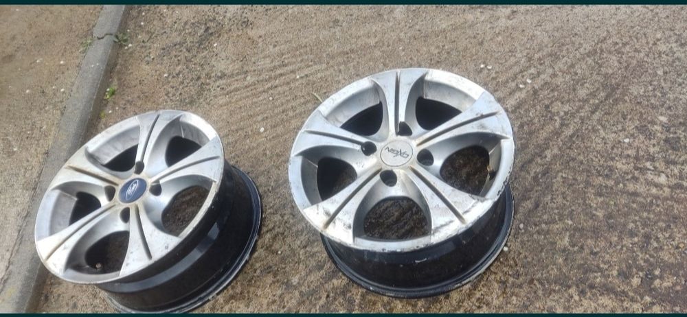 Jantes carro 15 e 16 conforme fotografias