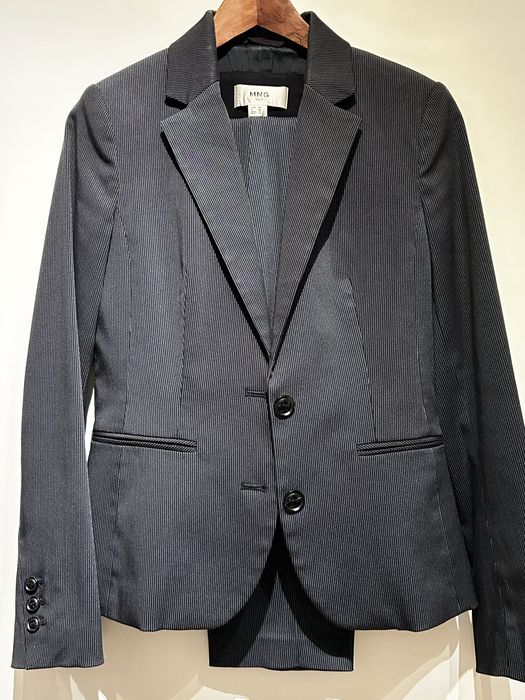 Garnitur damski Mango Suit, rozmiar 36, granatowy w prążek