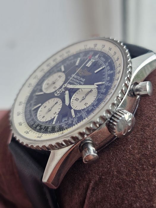 У продажу Breitling