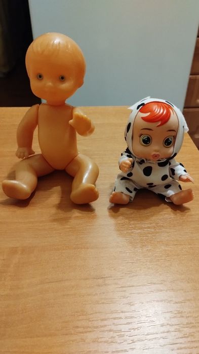 Ляльки пластмасові