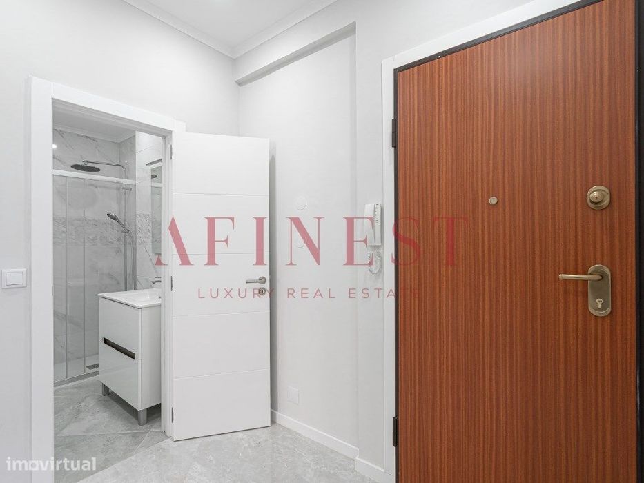 Apartamento T1 Totalmente Remodelado Na Amadora