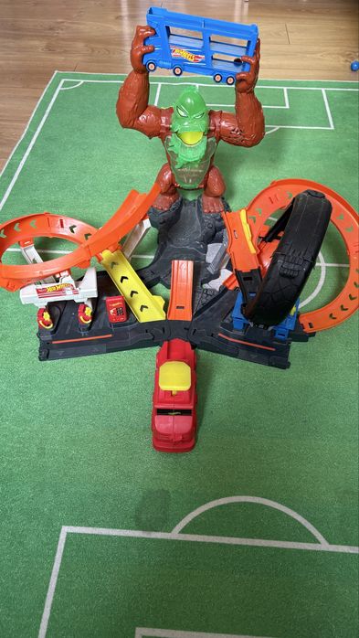 Zestaw różnych torów Hotwheels + Super Thing duży zestaw