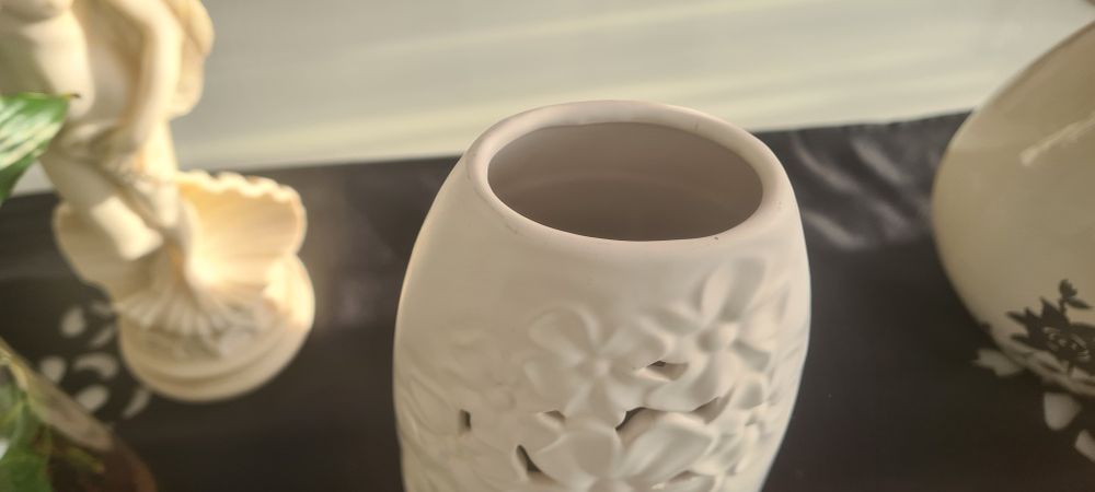 Wazon dekoracyjny biały