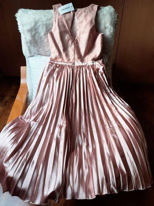 Suknia plisowana morelowa 36 ChiChi London z metkami.