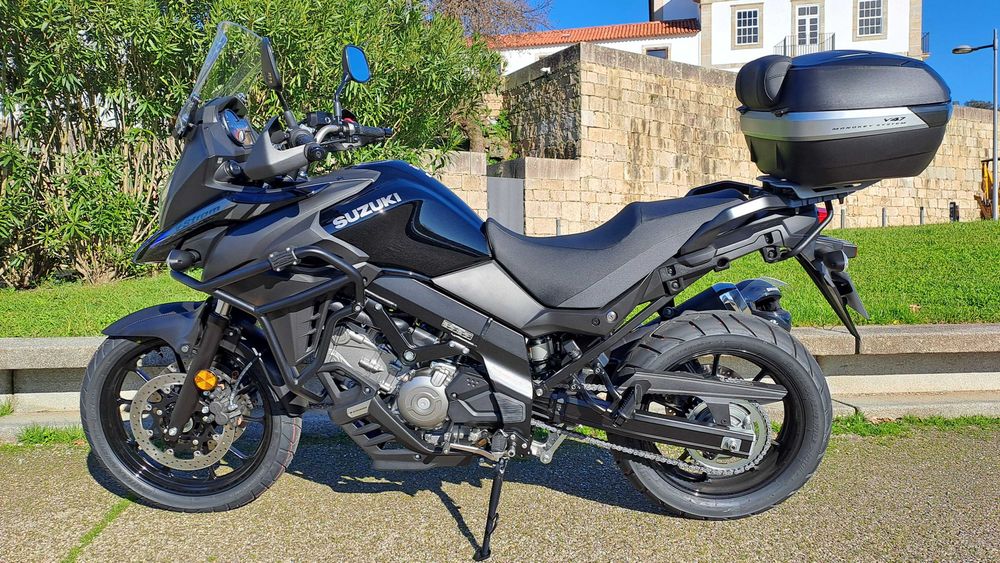 Suzuki Vstrom 650 ano 2024 (apenas 10.150 kms)