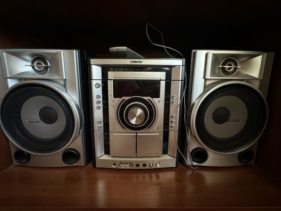 Продам музичний центр Sony.