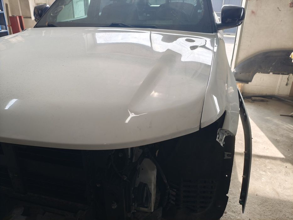 Капот та крило jeep grand cherokee 23 року
