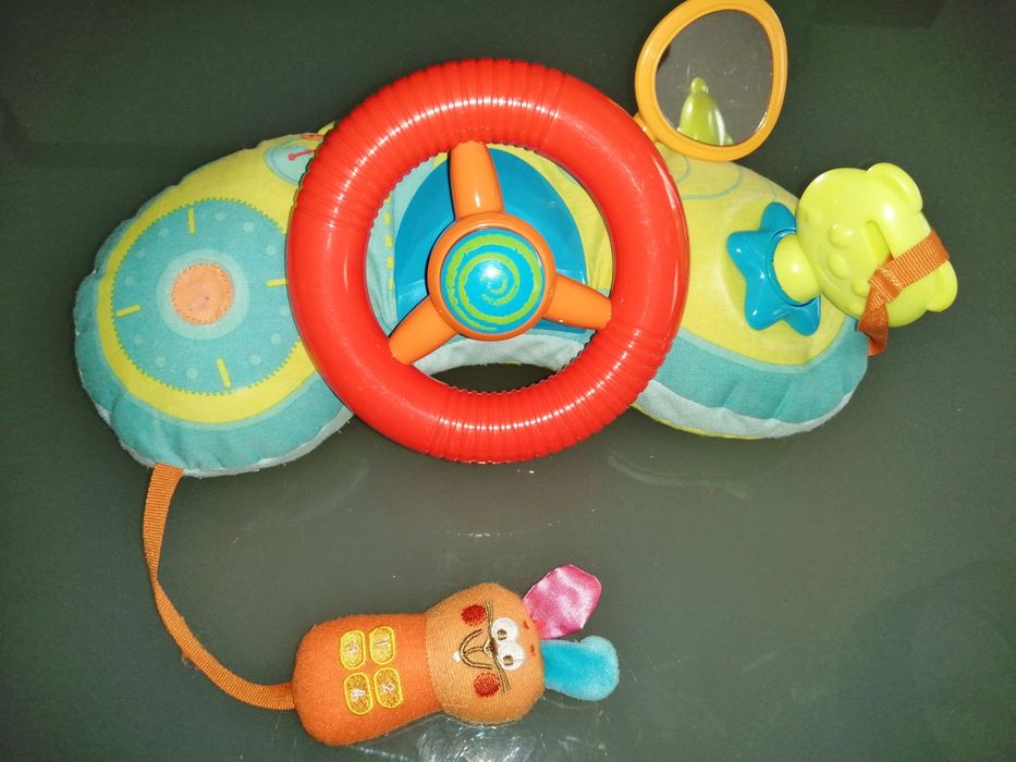 Brinquedos interativos e almofadados 	Chicco*