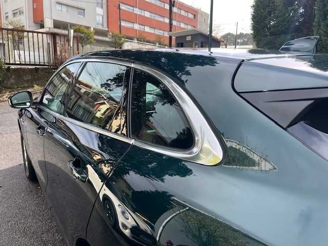 Jaguar F-Pace 2.0 i4D Portfolio AWD Aut. - Dez 2016