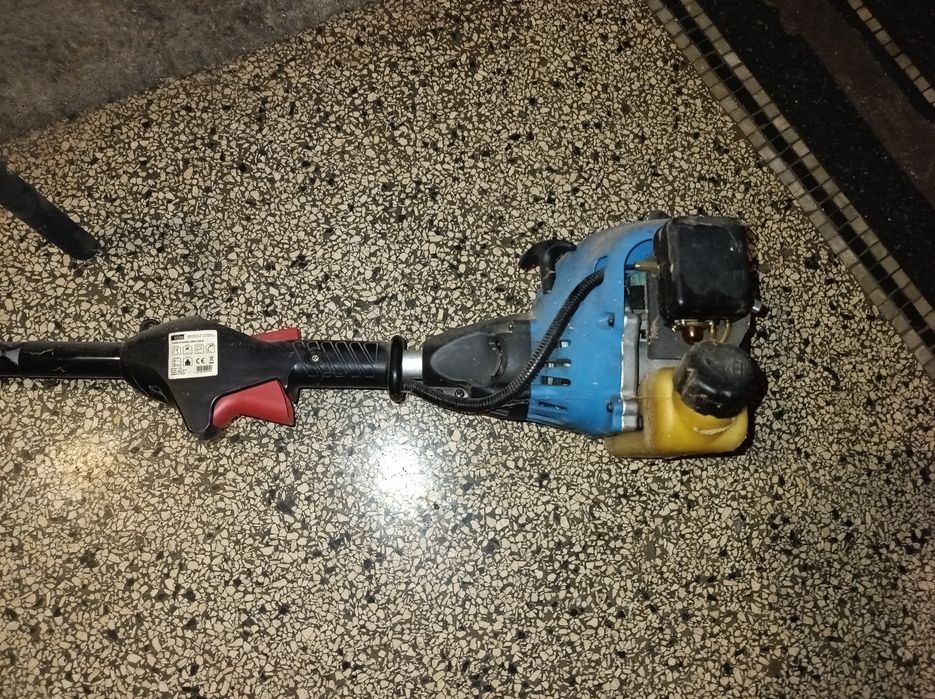 Podkaszarka spalinowa