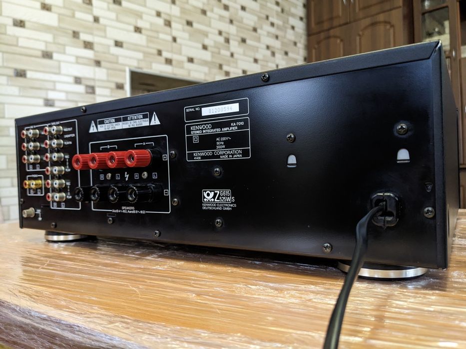 Продам  стерео усилитель KENWOOD KA -7010 MADE IN JAPAN!(В ИДЕАЛЕ)