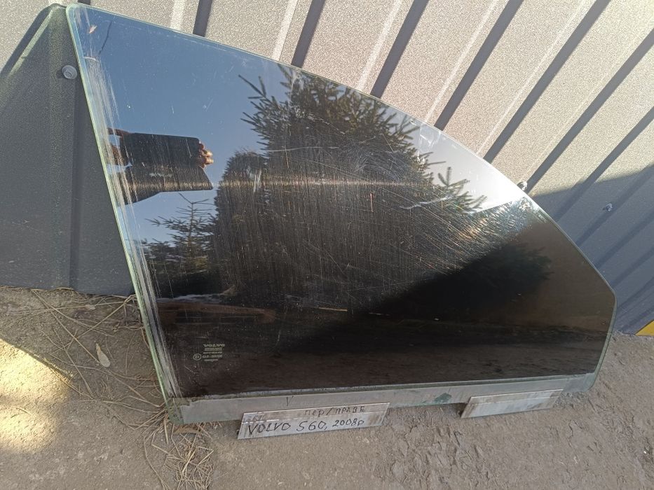 Стекло бокове передне праве