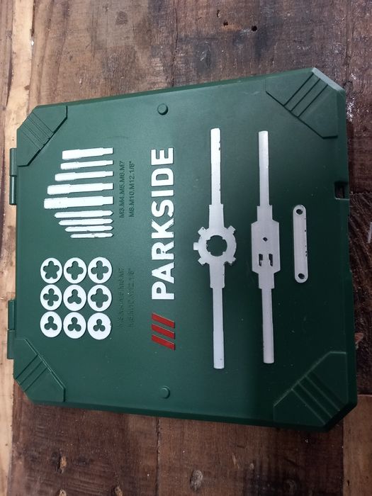 Conjunto de machos e abre roscas.