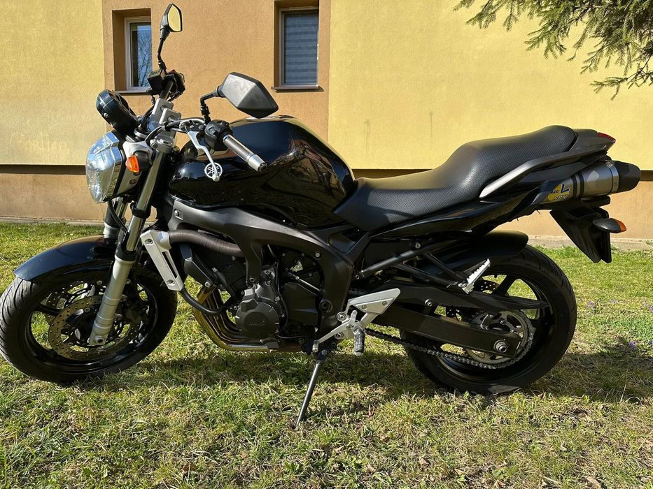 Yamaha FZ6 Piękny naked Black z wydechem LeoVince i oponami Michelin Pilot Road 4