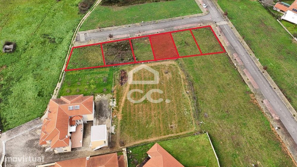 Lote de terreno destinado à construção de moradia, situado em uma loca