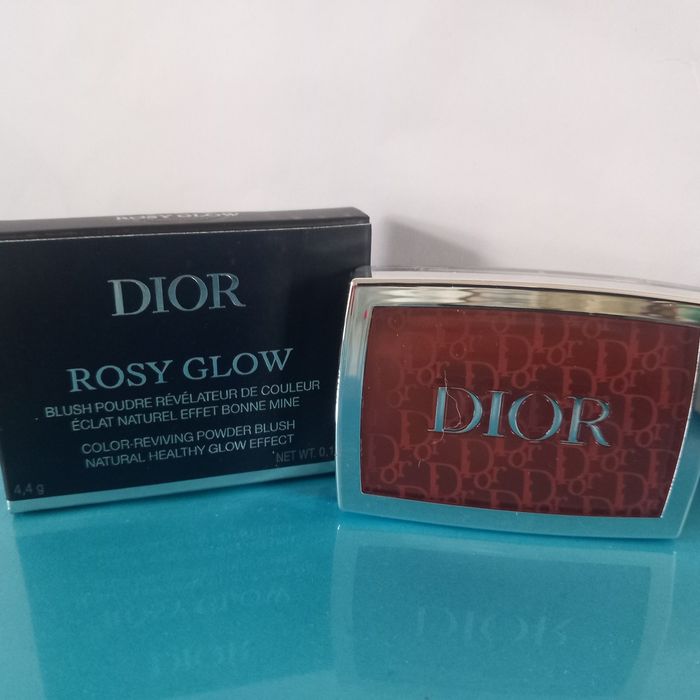 Nowy róż do policzków Dior 020 mahogany  rosy glow