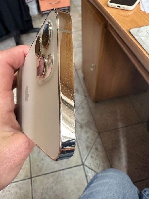 Продам iPhone 12 Pro 256GB