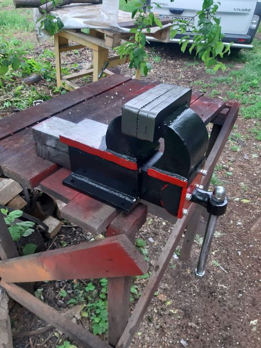 Тіски ударостійкі стальні