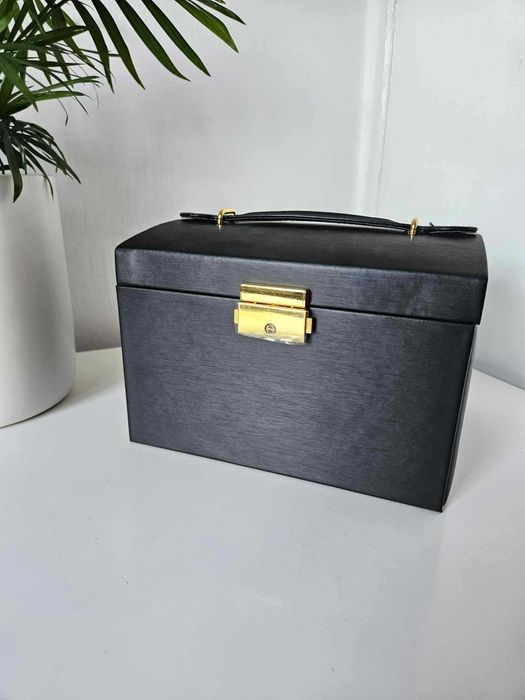 Kuferek na biżuterię organizer szkatułka na kolczyki czarny biżuteria