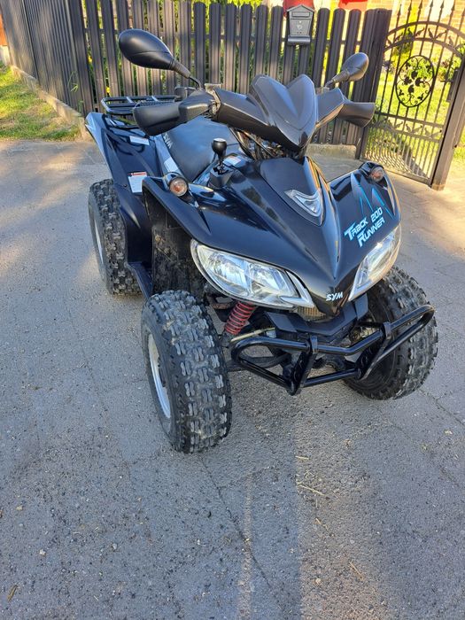 Quad Sym track runner 200
