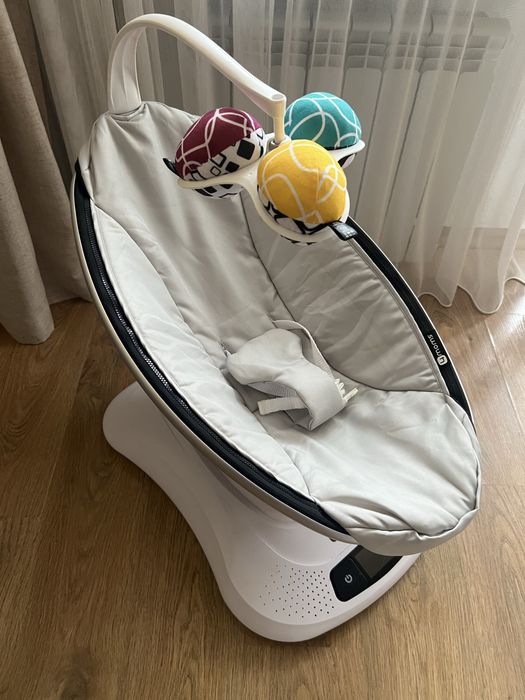 Заколисуючий центр 4 moms