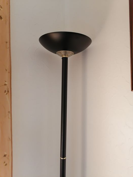 Candeeiro de pé alto