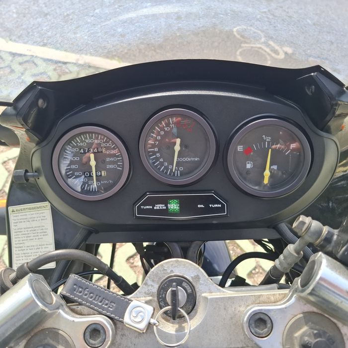 Suzuki gsxf 600 nacional