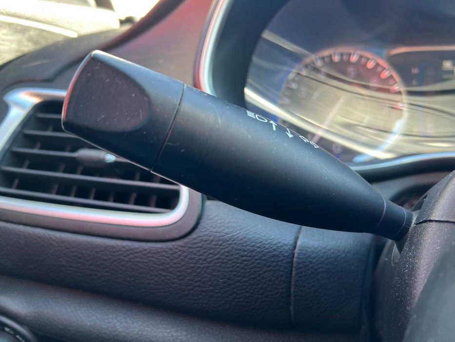 В продажі Chrysler 200 2014 року випуску.