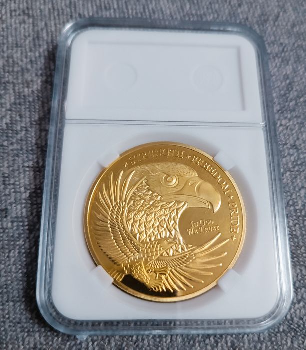 Piękna moneta z motywem flagi amerykańskiej i orła + kasetka