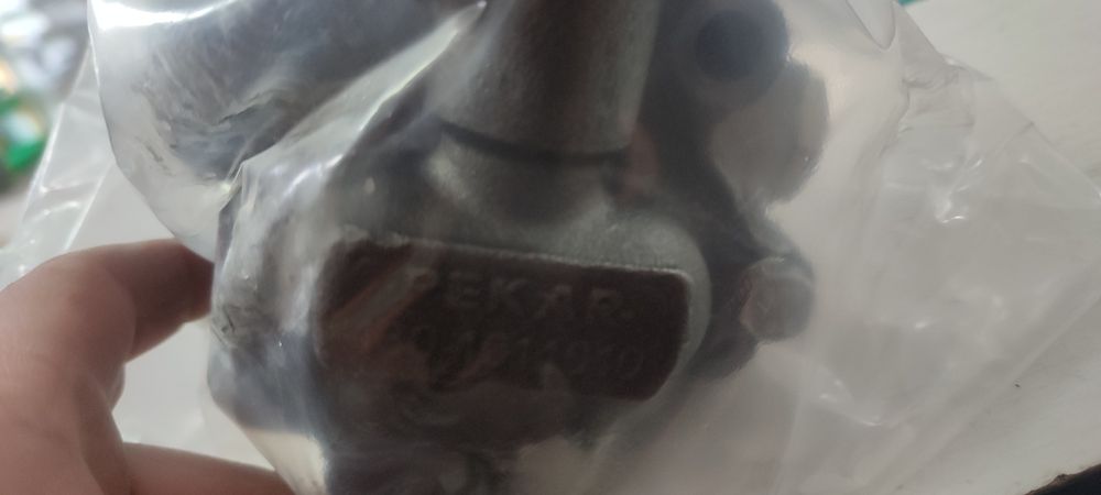 130-1011010 Насос масляный двигателя ЗИЛ 130 с прокладкой ПЕКАР