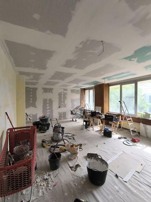 Faço pequenos serviços de Pladur pintura pischelaria telhado, como também faço lavagem de telhados limpo pequenos terrenos e etc. 934481019