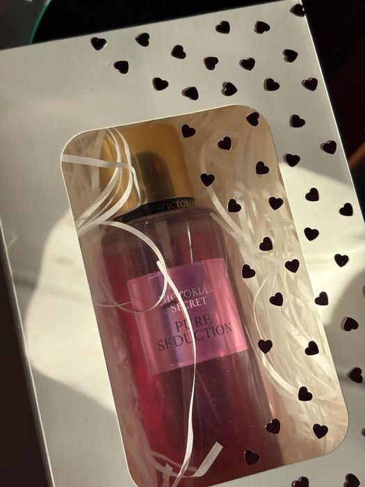 Prezent na Walentynki Victoria’s Secret – zestaw zapachowy w pudełku