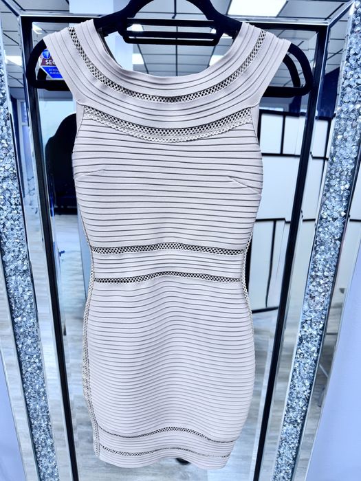 Piękna  Beżowa Sukienka Bandażowa