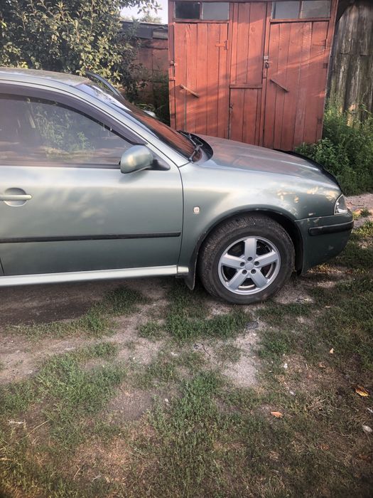 Продам автомобіль шкода октавія тур