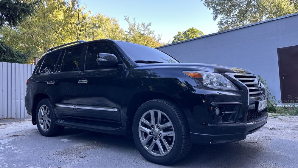 Продам Lexus LX 570 2012  року випуску