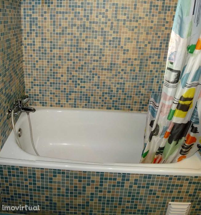 t1 mobilado e equipado com lugar de garagem