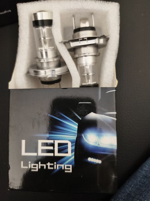 Żarówki samochodowe  LED H4