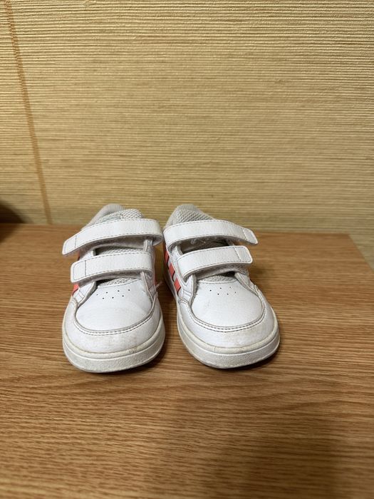 Кроссовки адидас