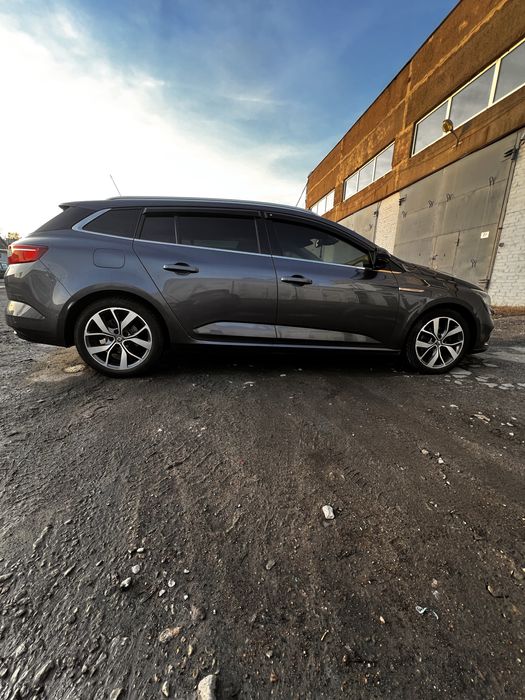 меган 4 повністю обслужений на гарній комплектаціі