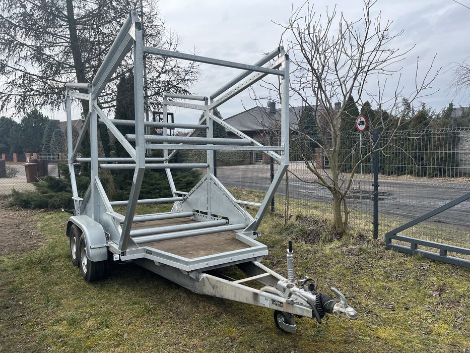 Przyczepa do przewozu rur