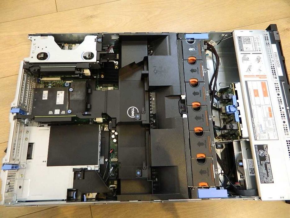 Dell PowerEdge R730 2xXeon E5-2640V4 16GB DDR4 200GB SSD