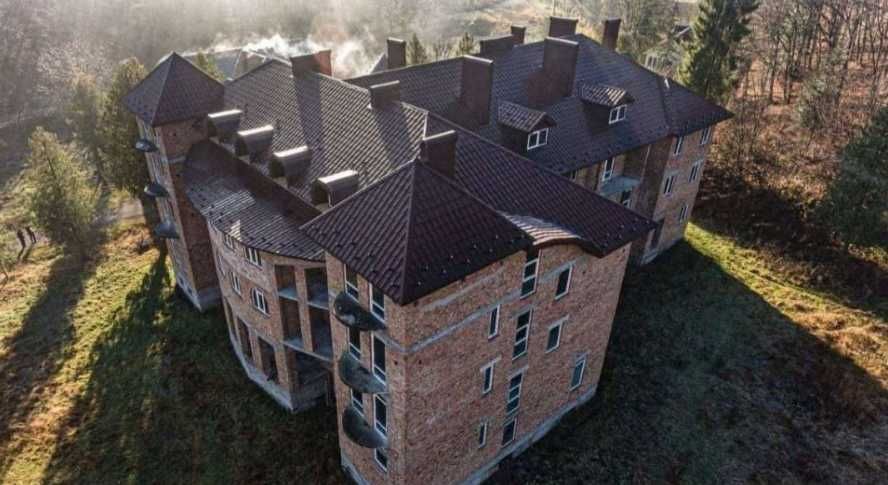 Готельний комплекс в Карпатах