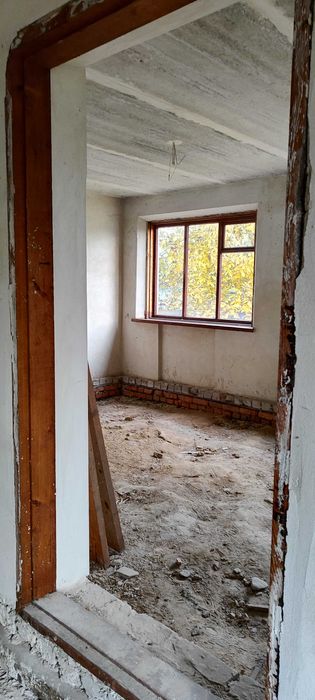 Продам Будинок із білої цегли в с. Погреби  . 20000 дол США