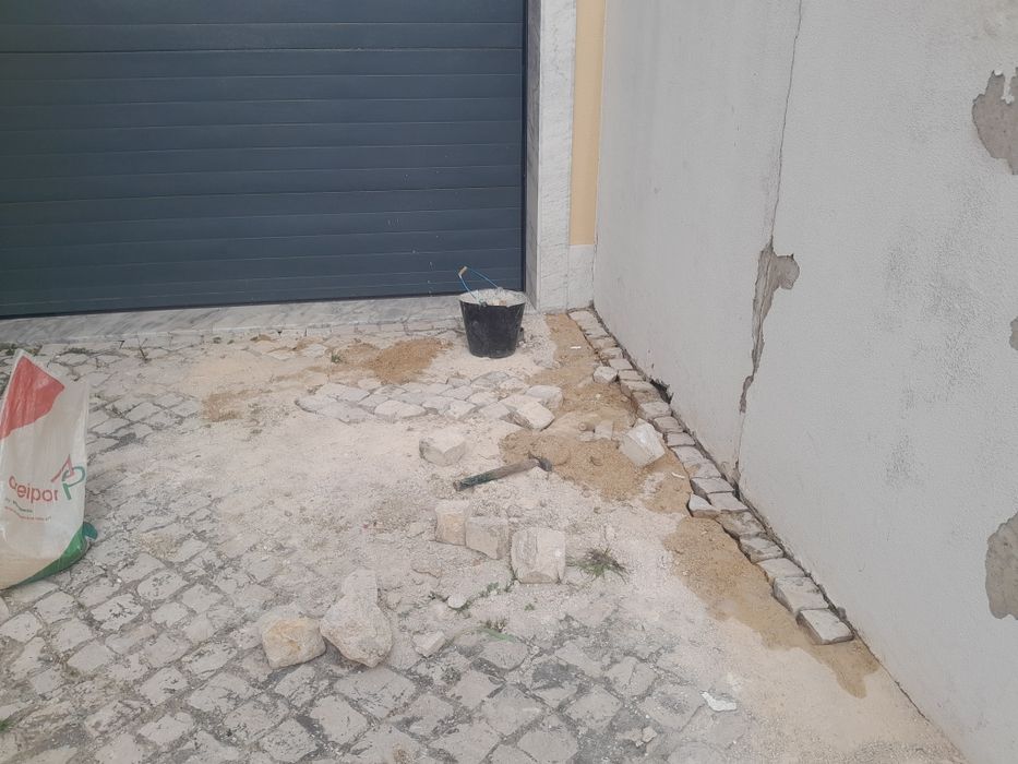 Aplicação de pave,lancil,lajetas,relva sintética e natural, piscinas,seixo decorativo