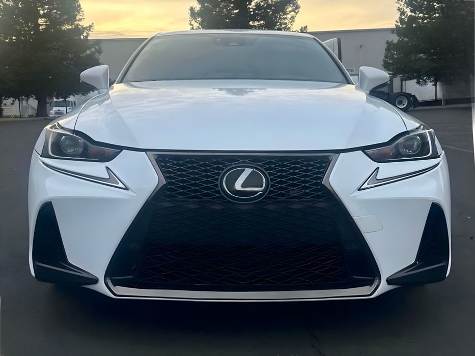 Передній бампер F-Sport Lexus IS рестайлінг 2017-2020 комплект Артикул:  DRC7712-26