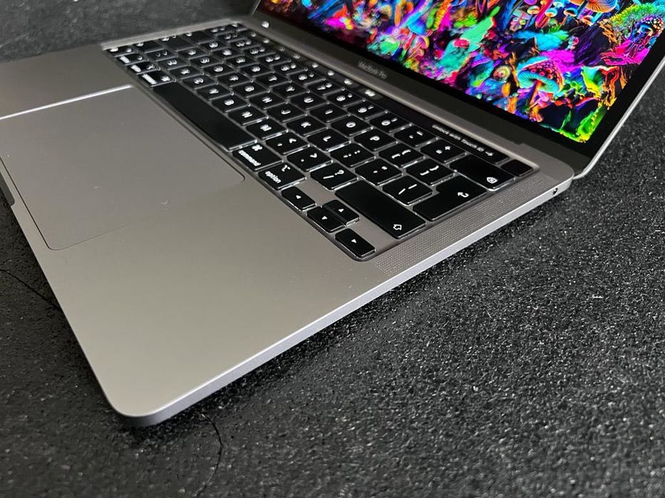 MacBook Pro 13 / M1 / 16GB RAM / 1TB SSD / 2021 : A2338 - IDEALNY