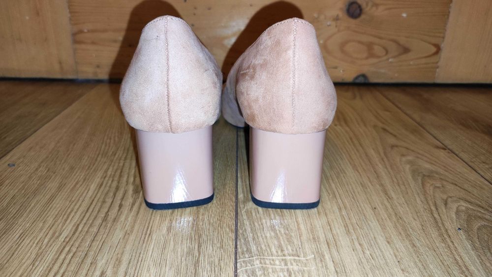 ZARA Pantofelki roz 39 niski obcas Raczej NOWE