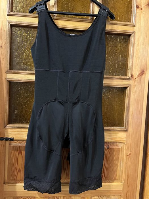 Bielizna wyszczuplająca 48