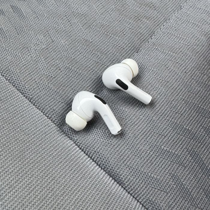 Apple AirPods Pro słuchawki bluetooth białe