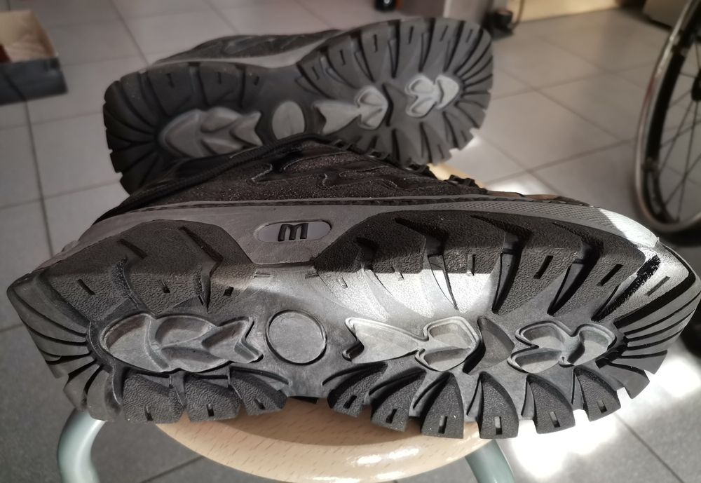 Czarne buty na platformie